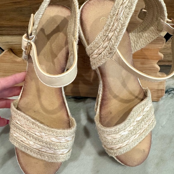 Beige Woven Wedge Sandals with Cork Heel EU 38 US 7.5 conversion - Picture 5 of 16